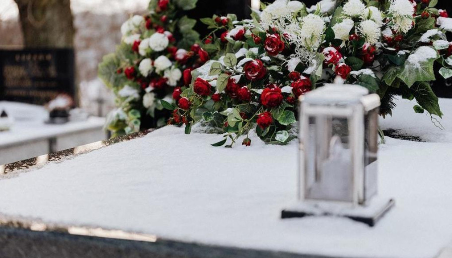 Előtetőt kaphatnak a város ravatalozói